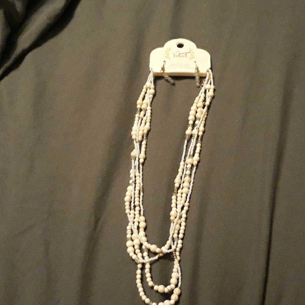 Earring and necklace set